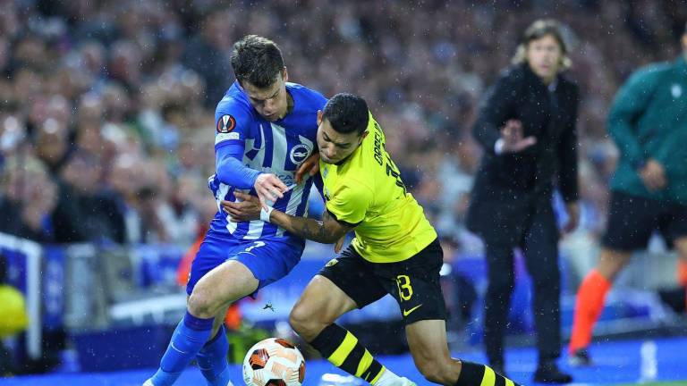 Victoria para el AEK de Orbelín y Pizarro en casa del Brighton