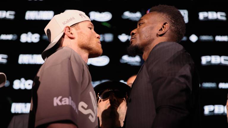 Canelo Álvarez va directo contra Mbilli.