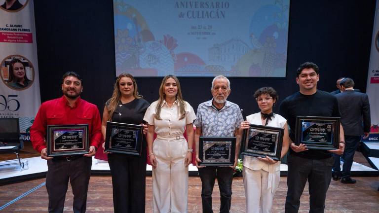 Ciudadanos ejemplares de Culiacán galardonados con el Premio Coltzin al Mérito Ciudadano.