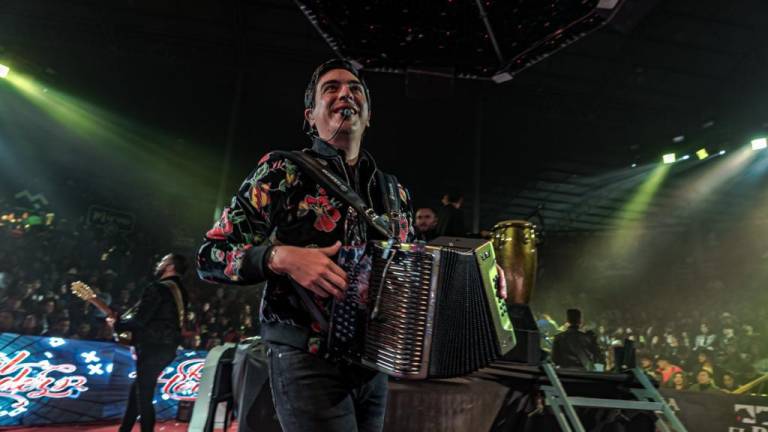 Sorprende Raúl Hernández Jr. en su debut en el Palenque de Culiacán