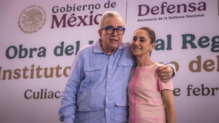 El Gobernador con licencia de Sinaloa, Rubén Rocha Moya, en la última gira que la Presidenta de México Claudia Sheinbaum Pardo hizo a la entidad.