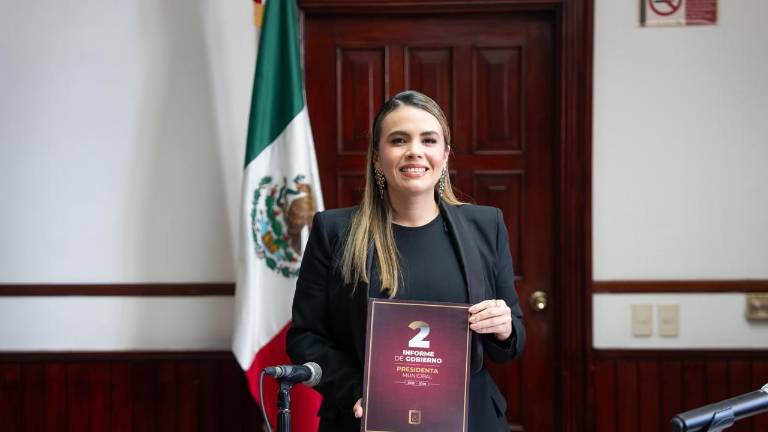 Ana Miriam Ramos Villarreal entregó ante el cuerpo de Cabildo el documento correspondiente a su Segundo Informe de Gobierno.