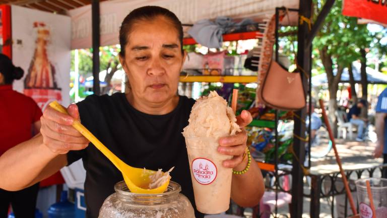 Decenas de personas disfrutaron de esta tradicional bebida.