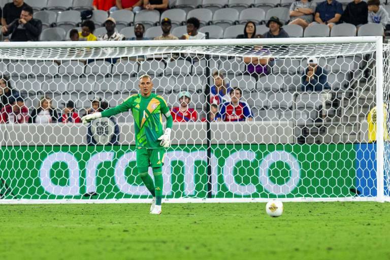 Keylor Navas llega a México para firmar con los Pumas UNAM