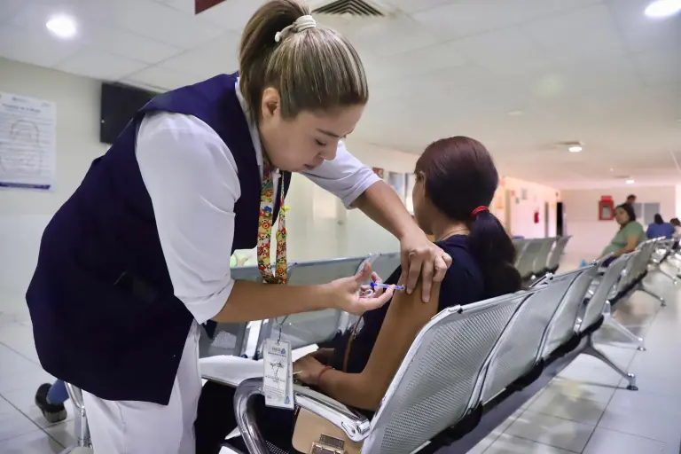 La dependencia reiteró su llamado a la población para acudir a los lugares de vacunación.