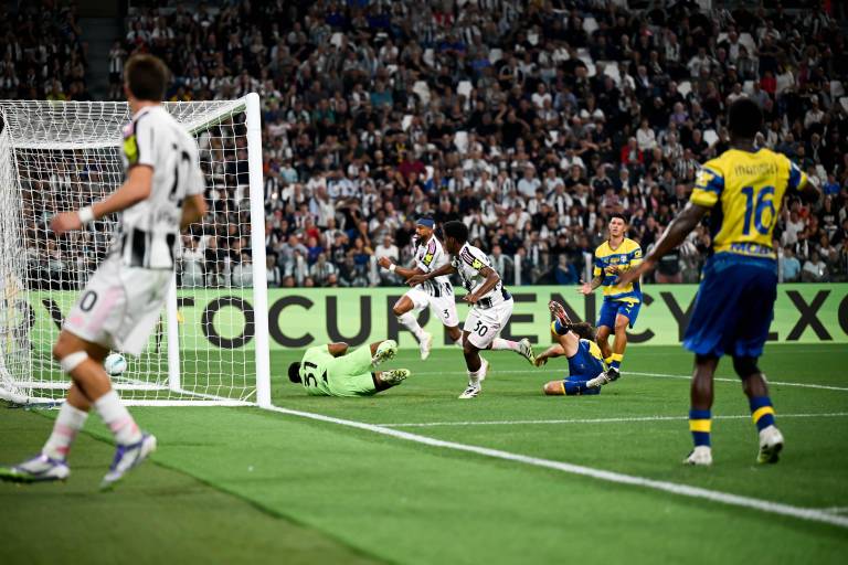 Jonathan David debuta con gol y Juventus arranca con triunfo en Serie A