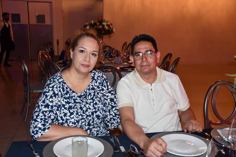 Bailan y se divierten al máximo los bomberos de Culiacán