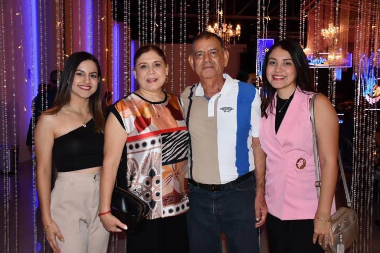 Bailan y se divierten al máximo los bomberos de Culiacán