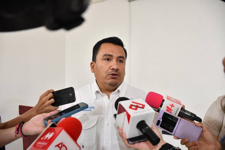 Autoridades y empresarios buscan construcción de un aeropuerto para Altata, Navolato