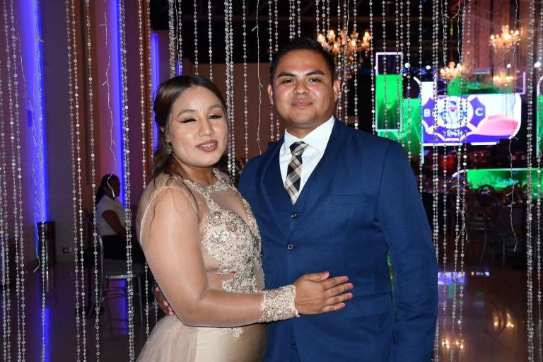 Bailan y se divierten al máximo los bomberos de Culiacán