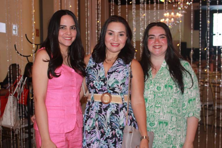 Celebran con mariachi y gran fiesta a las mamás Senda en su día