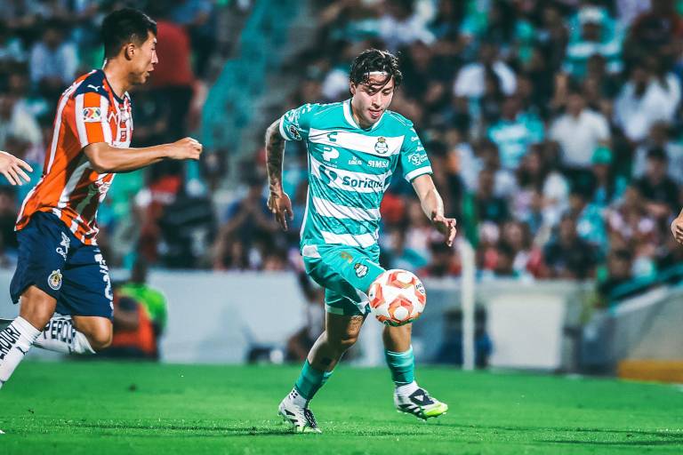 Santos vence a Chivas y escala posiciones en el Apertura 2025