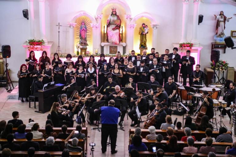 El Coro de Ópera de Sinaloa compartió la música del llamado Genio de Salzburgo.