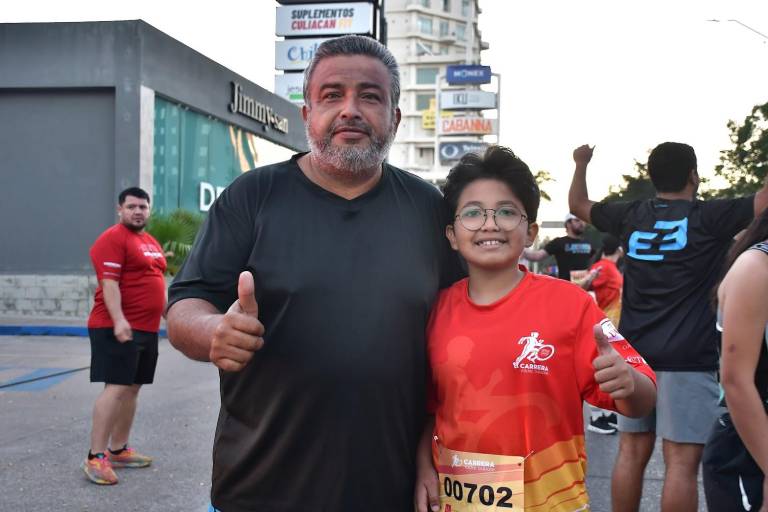 Festejan corriendo los 50 años de Mueblerías Valdez Baluarte