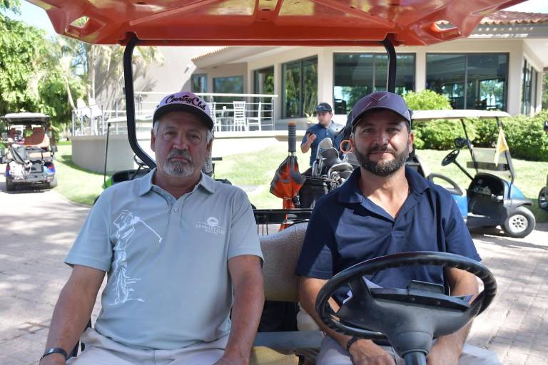 Disfrutan de un torneo más de Golf en el Country Club
