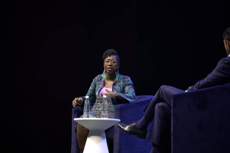 Sistemas de inteligencia artificial necesitan el enfoque local para ser más eficientes: Joy Buolamwini