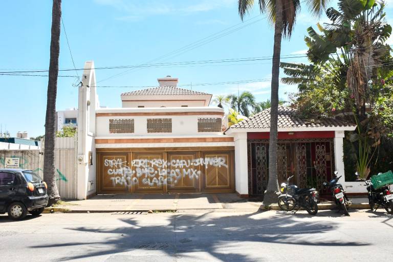 Vivienda de vecino de Mazatlán amanece con grafiti después de protestas