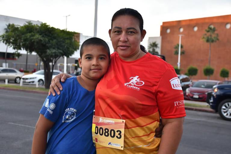 Festejan corriendo los 50 años de Mueblerías Valdez Baluarte