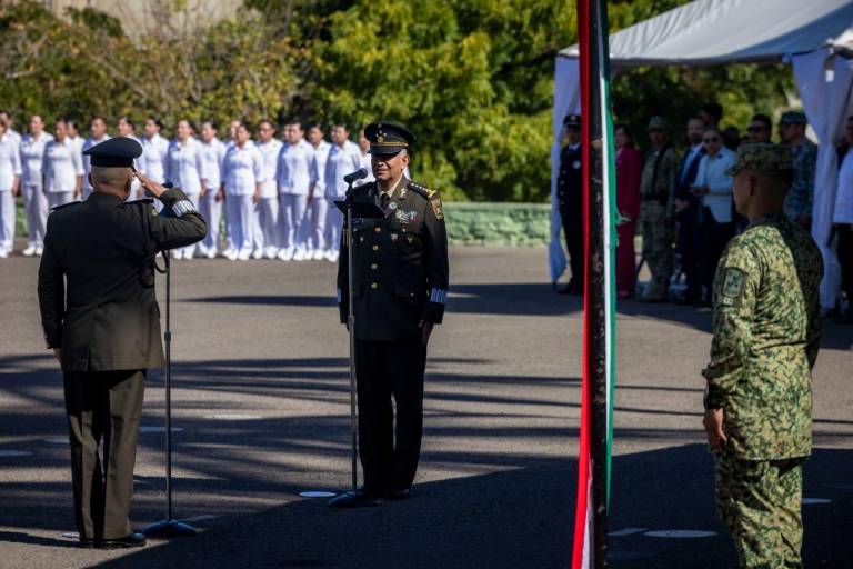 El General de División de Estado Mayor, Héctor Ávila Alcocer, asumió el mando como Comandante de la Tercera Región Militar.