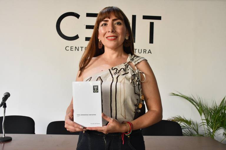 Brinda Tania Hernández un homenaje a la vida, con su poemario llamado ‘Abril’