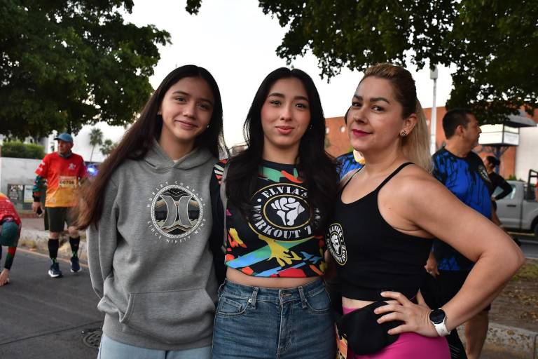 Festejan corriendo los 50 años de Mueblerías Valdez Baluarte