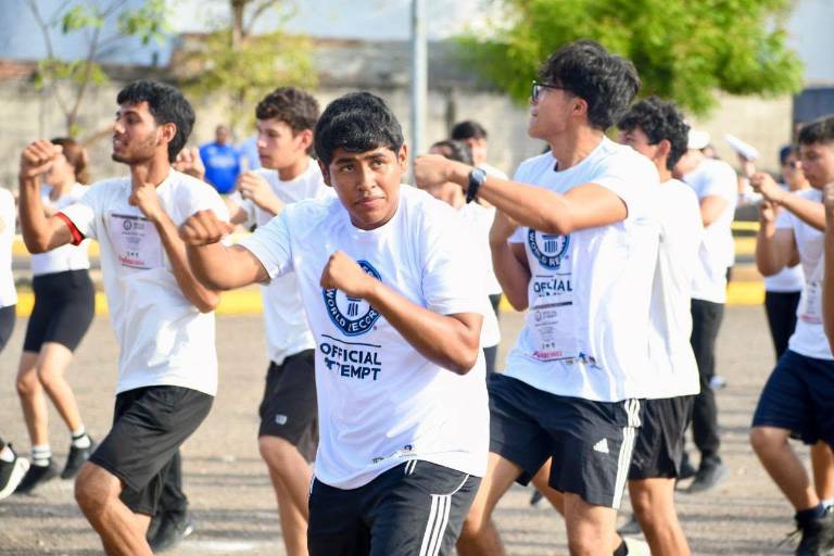 ¡La UAS y Marco Verde hacen historia! Mil universitarios se unen y logran el Guinness World Récord denominado la clase Fitness de Boxeo más grande en línea y múltiples sedes