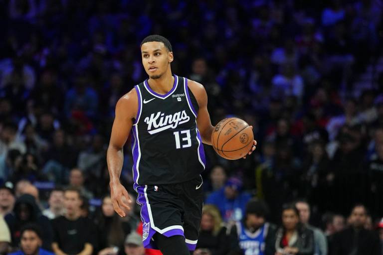 Keegan Murray, de los Kings, se pierde inicio de la temporada de la NBA