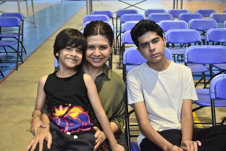 Brindan alumnos de la Escuela Activa Integral un homenaje a ‘Cri-Crí’