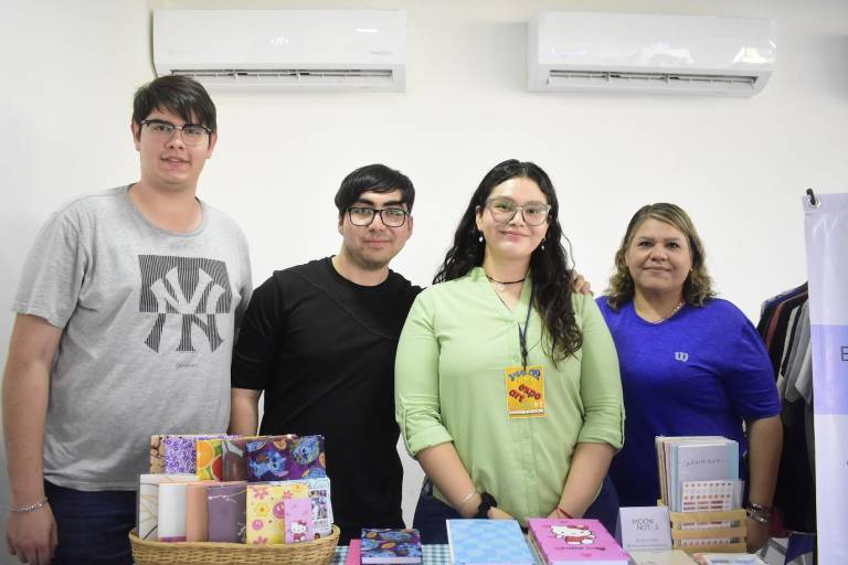 Promueve el Bazar 120 a los emprendedores y artistas locales