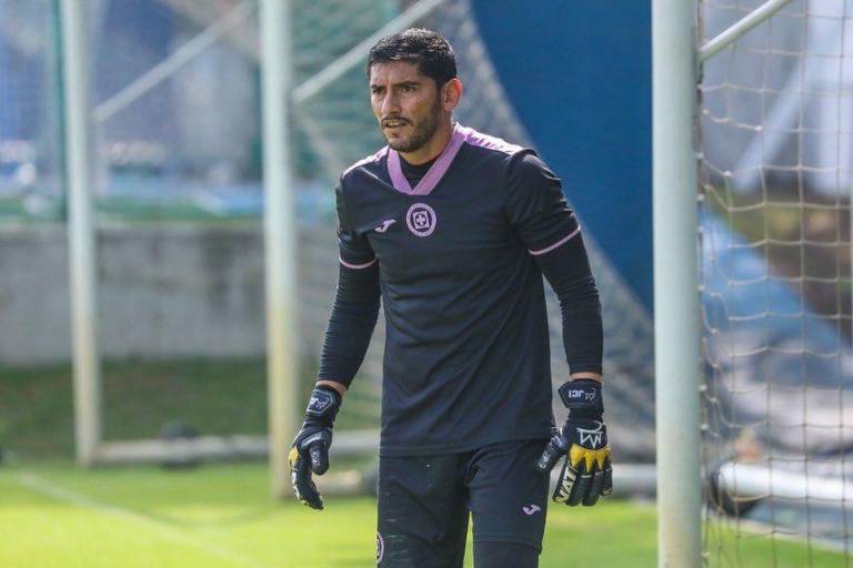 Asaltan a Jesús Corona tras salir del entrenamiento