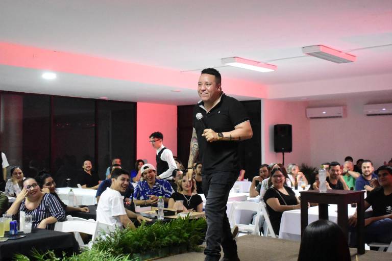 Comparte Alan Saldaña lo mejor de su comedia con su show ‘Hecho en México’