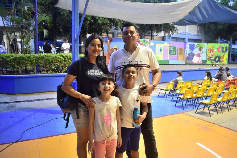 Brindan alumnos de la Escuela Activa Integral un homenaje a ‘Cri-Crí’