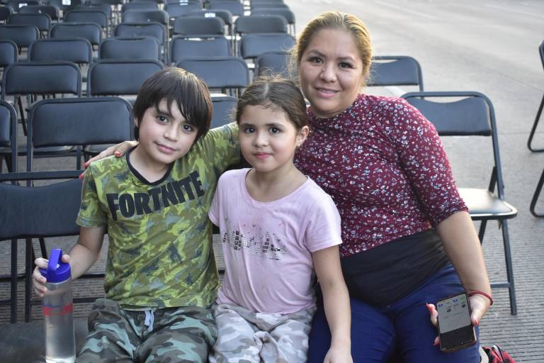 Cantan con Regina Orozco en el Festival Cultural Sinaloa 2024