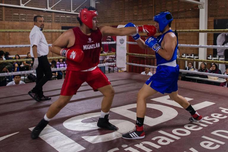 Muestra Mazatlán puños de oro en Culiacán