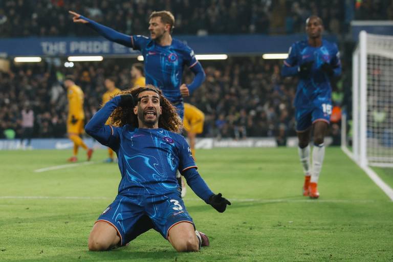 Cucurella reactiva al Chelsea en la Premier League