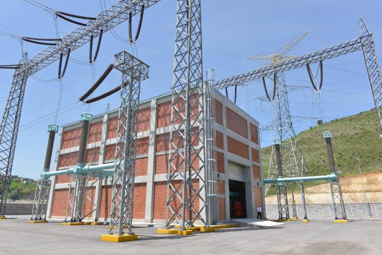 Juez suspende la Ley Eléctrica, prioridad de AMLO para poner a la CFE por encima de los privados