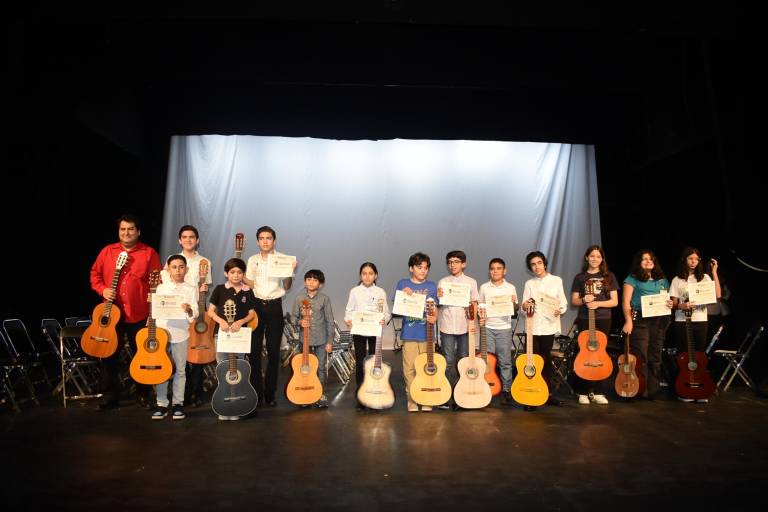 Con un recital, culminan alumnos de guitarra impartido por la SAS