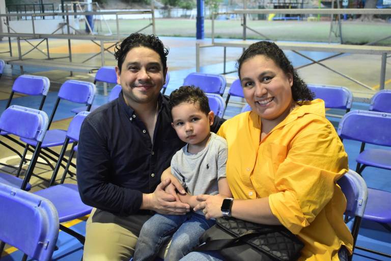 Brindan alumnos de la Escuela Activa Integral un homenaje a ‘Cri-Crí’