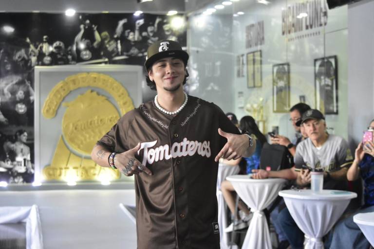 Conoce la nación guinda la nueva piel de Los Tomateros de Culiacán