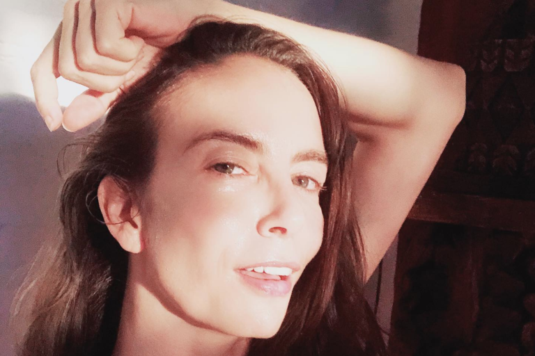 Señala Sasha Sokol que Luis de Llano manipuló y disfrazó de afecto su abuso