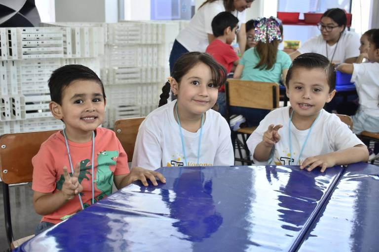 Disfrutan niños un curso de verano ‘cienciacional’