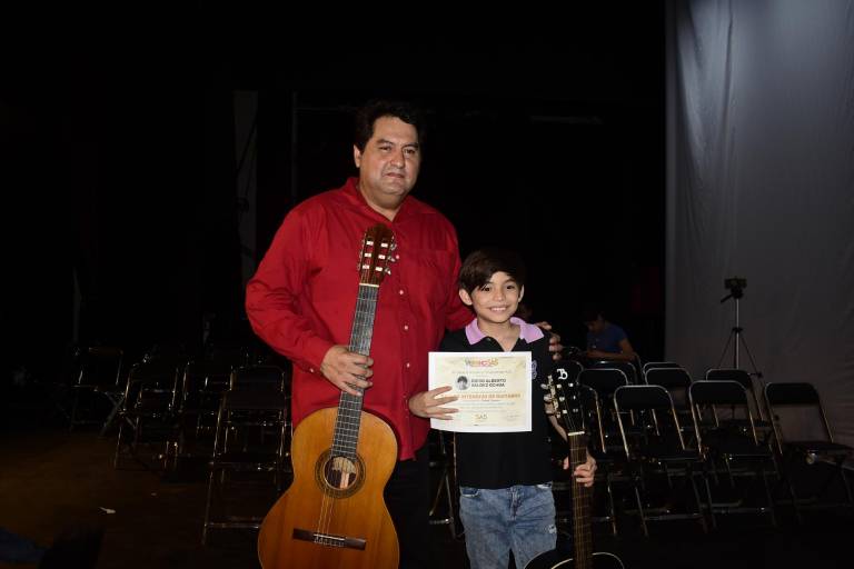 Con un recital, culminan alumnos de guitarra impartido por la SAS