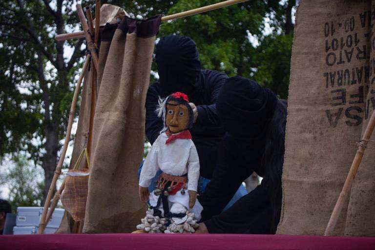 Disfrutan familias de los títeres en ‘Itiner-Arte’