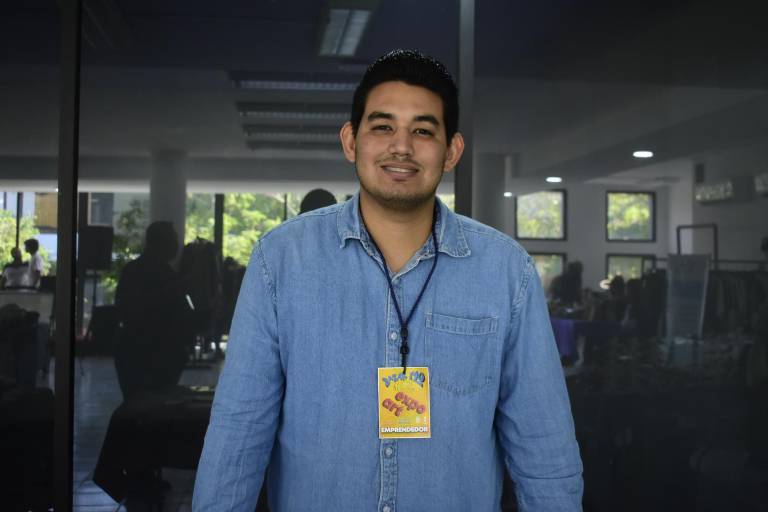 Promueve el Bazar 120 a los emprendedores y artistas locales