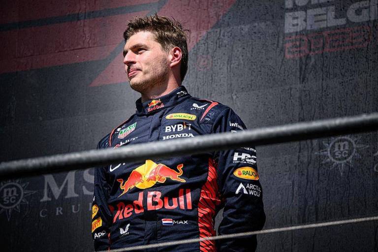 Max Verstappen dejaría Red Bull y ficharía por Mercedes en 2024 según prensa inglesa