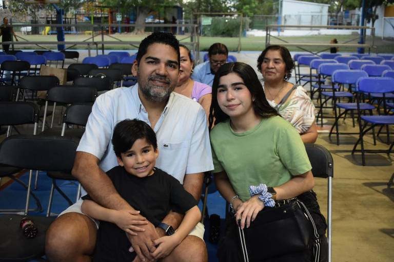 Brindan alumnos de la Escuela Activa Integral un homenaje a ‘Cri-Crí’