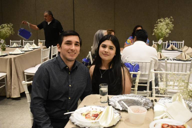 Celebra el Instituto Senda a sus maestros con alegre fiesta