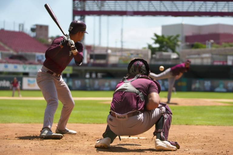 Benjamín Gil tiene conexión vía remota en el entrenamiento de Tomateros de Culiacán