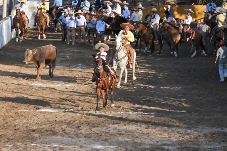 Rancho El Alazán se lleva la final del Circuito Municipal de Charrería