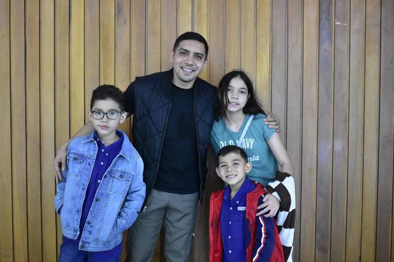 Con música, viajan sinaloenses a la mágica Sevilla